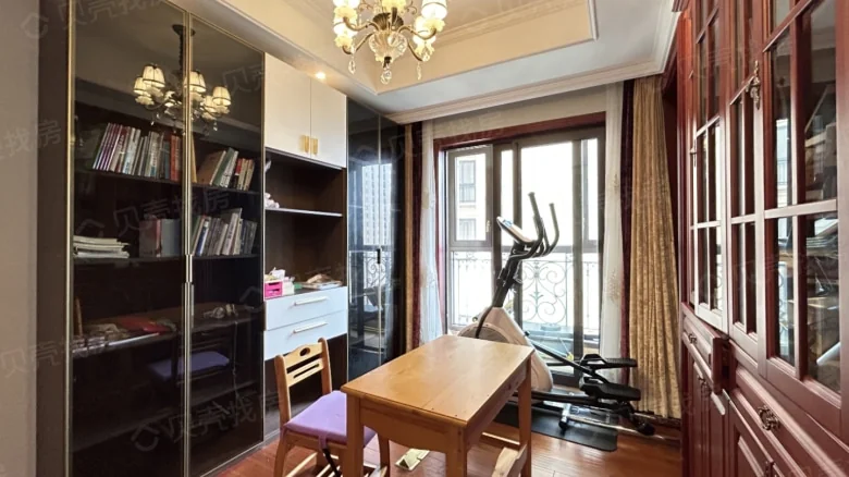 Dongling Gem Mansion - View 1