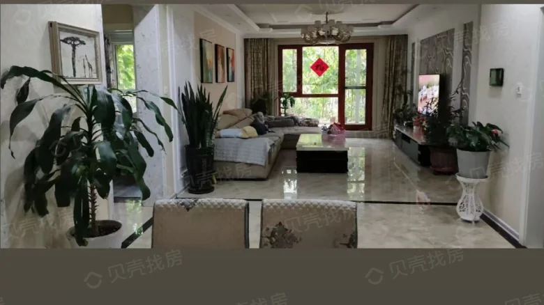 SouthEast Pearl of Tanze Lake - View 1