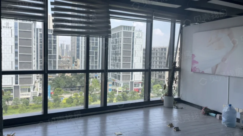 Kunming Xishan Wanda Plaza - View 2