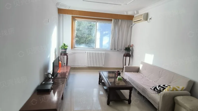 No. 16 Zengguang Road Courtyard - View 1