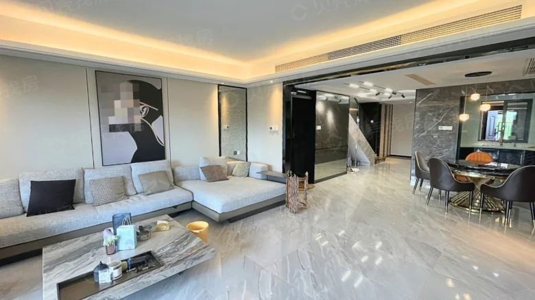 Mission Hills Villa - View 1