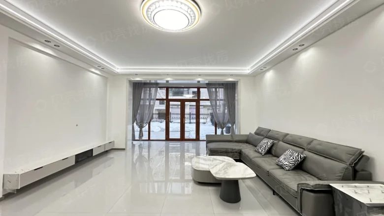 Left Bank One Court - View 2