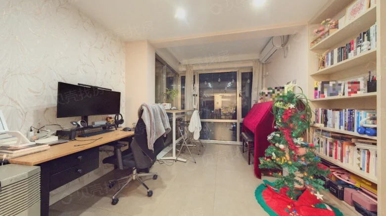 GuoMei No.1 City Phase 2 Courtyard - View 1