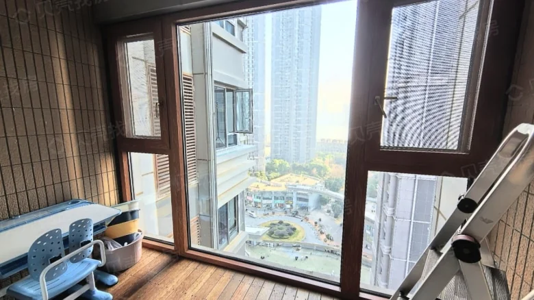 Century River Elegance - View 2