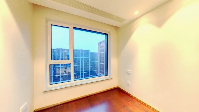 Luxury Courtyard Residence - View 3