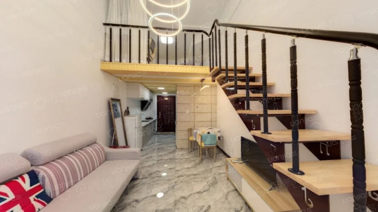 Poly Golden Champagne - View 1