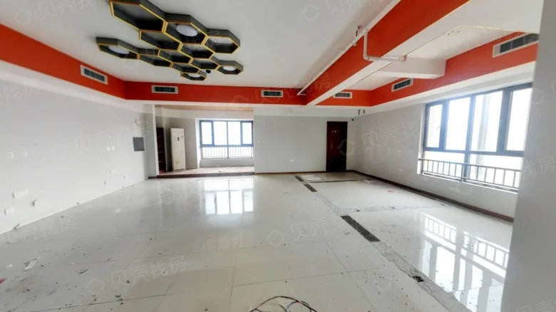 Poly Center Golden Street - View 1