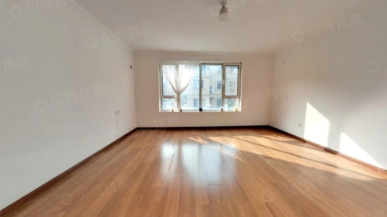 Silver Rich Tang District Rose Garden - View 1