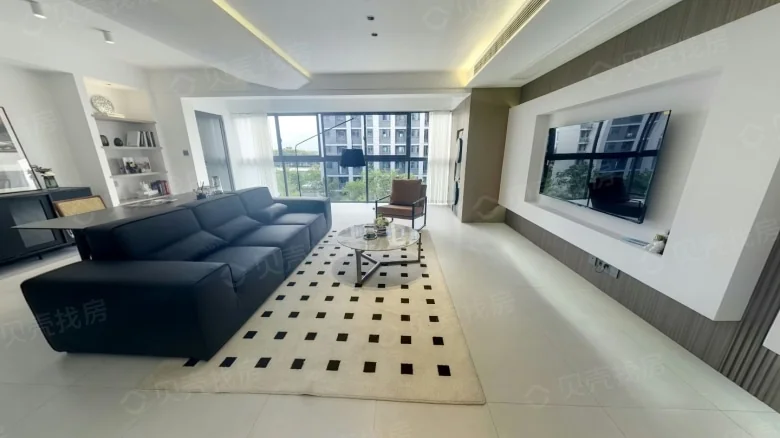 Luminous Courtyard - View 2