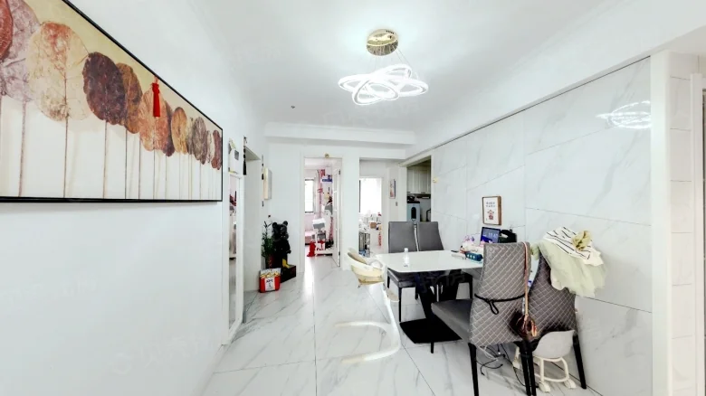 Poly Champagne International - View 1