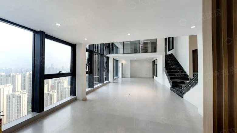 Excellence Central Globe - View 4