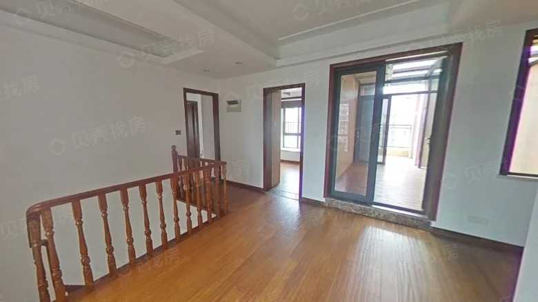 Viewsea Wave Court - View 2