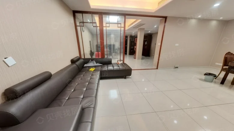 Attraction Vanke City Phase III - View 4