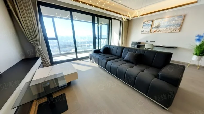 Silver City Filly and Wind - View 3