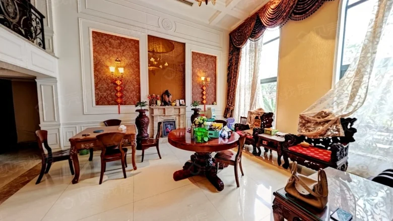 Central Garden New City Villa - View 3