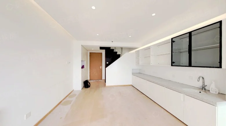 No.5 Old Bund Mansion - View 2