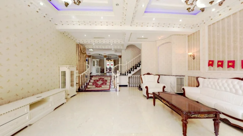 Ahquedain Manor - View 3