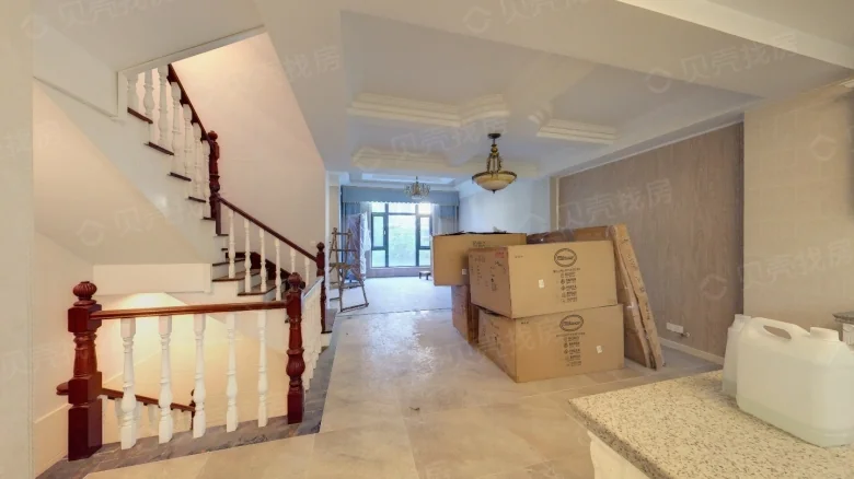 Lihu Mansion - View 1