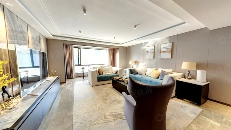 Resplendent Elegance - View 2