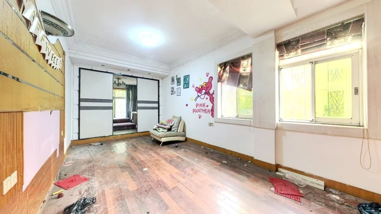 Swan Lake Holiday Resort - View 2