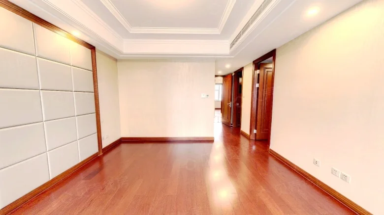 Elegant Ode Residence - View 1