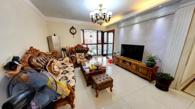 Imperial Goldsand Lavender Mountain - View 1