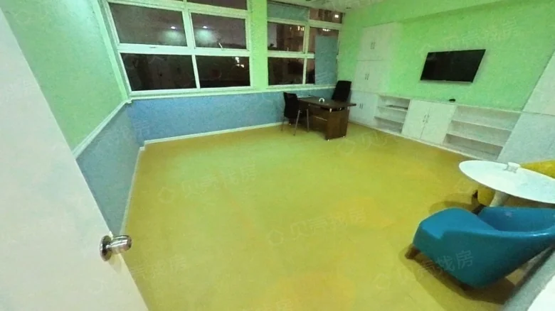 Lily Flower Apartment - View 1