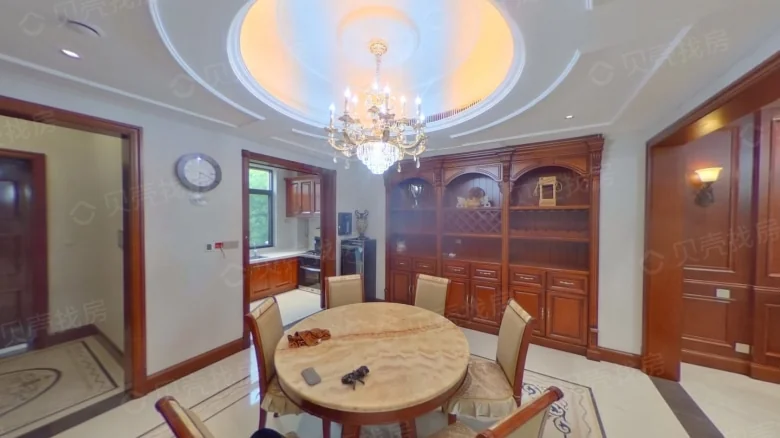 Longshan Hiss Estate - View 1