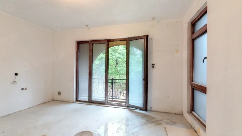 V7 Nine Rooms Hall - View 1