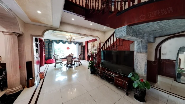 Purple Gold Grand Manor - View 3