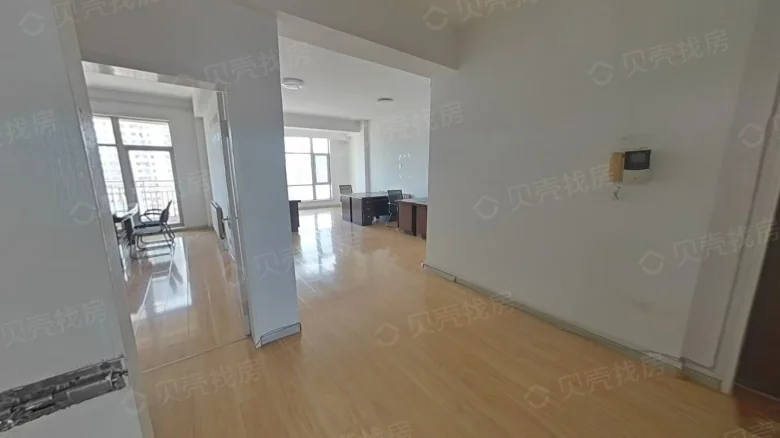 Silver Globe Tower - View 4