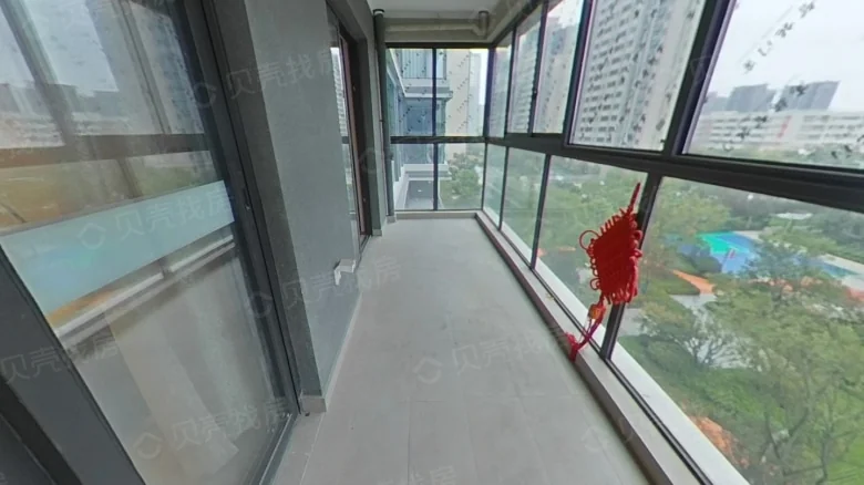 Fish Mouth Grace Mansion - View 3