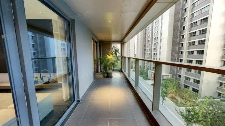 Renecheng Lakefront Century - View 5