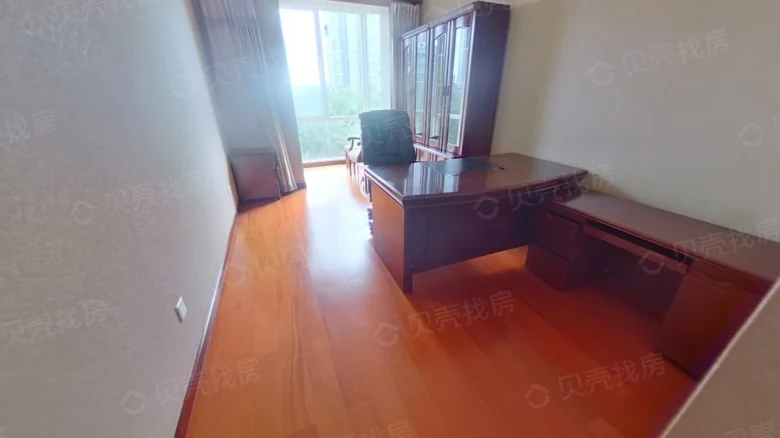 Observation Lake International - View 1