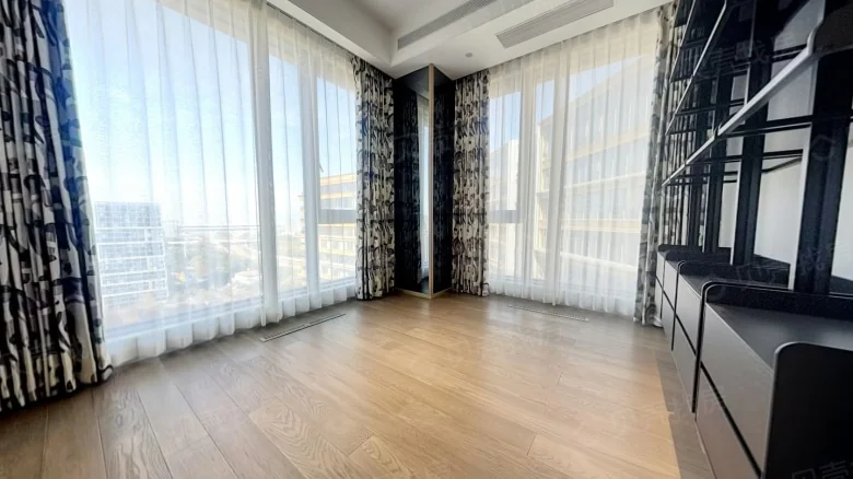 Dexin Yulin Cloud Peak - View 1