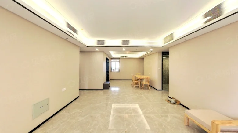 Poly Grand Metropolis - View 1