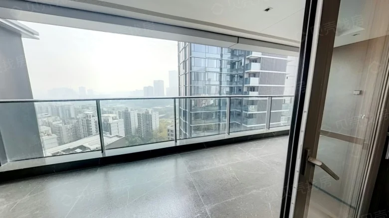 Payzhou Yue - View 6