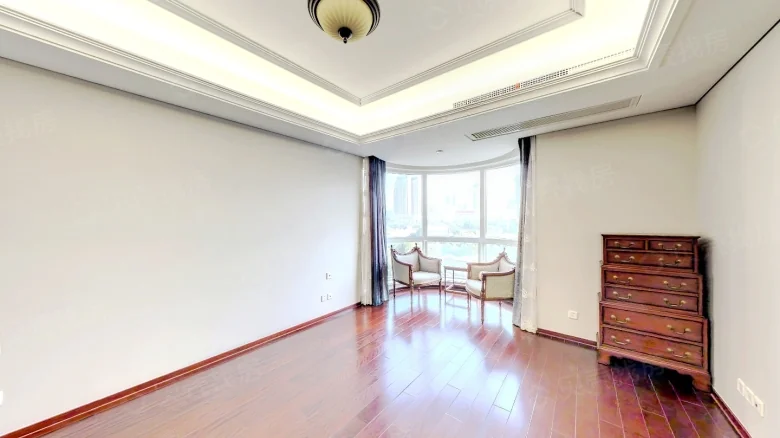 Golden Excellence - View 1