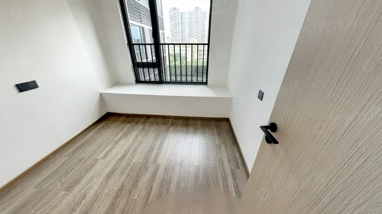 Yue Xiu Rui Yu Fu - View 1