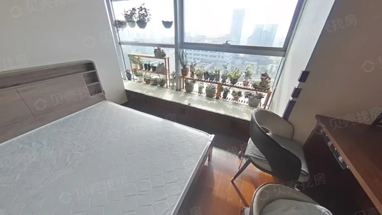 New World Famous Confluence - View 1