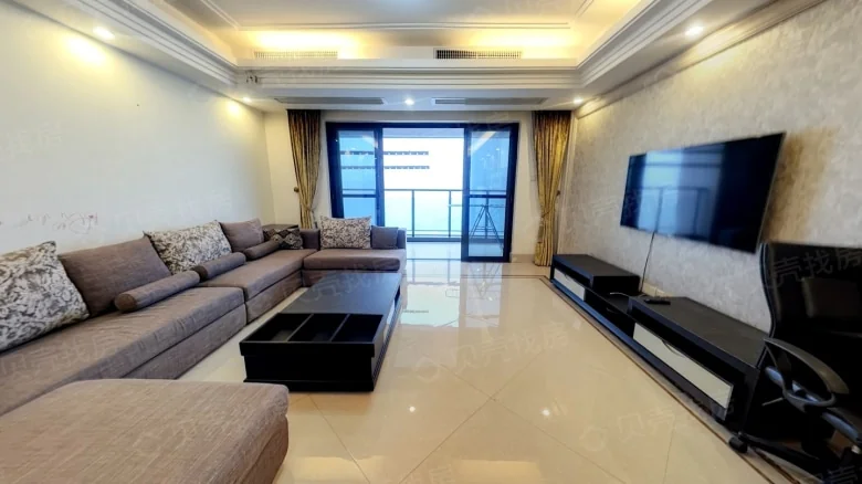 Majestic View Manor - View 3