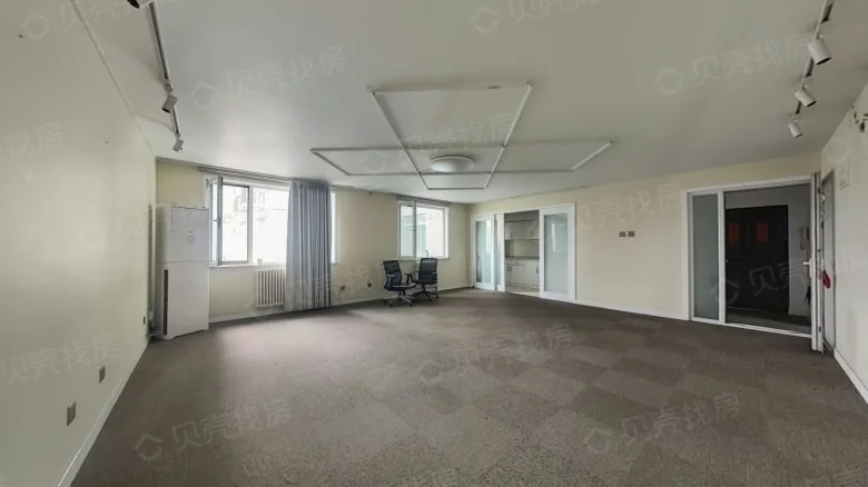 Lelán Bǎodǐ Manor - View 2