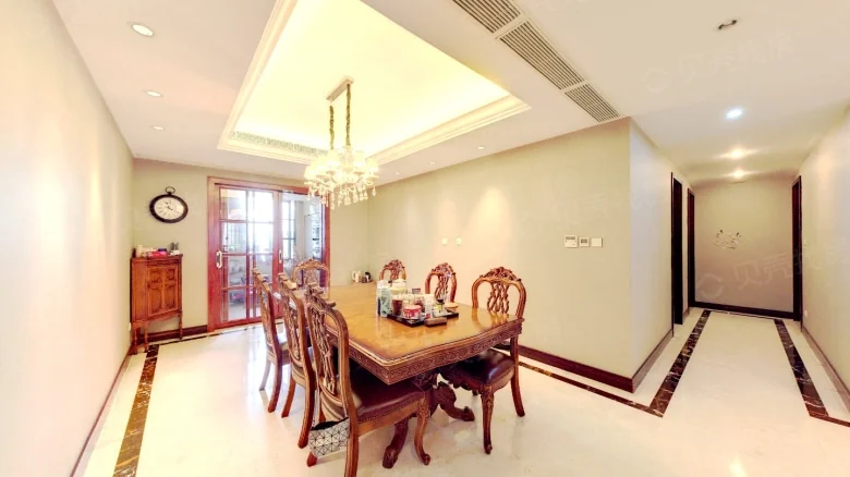 No. 1881 Manor - View 1