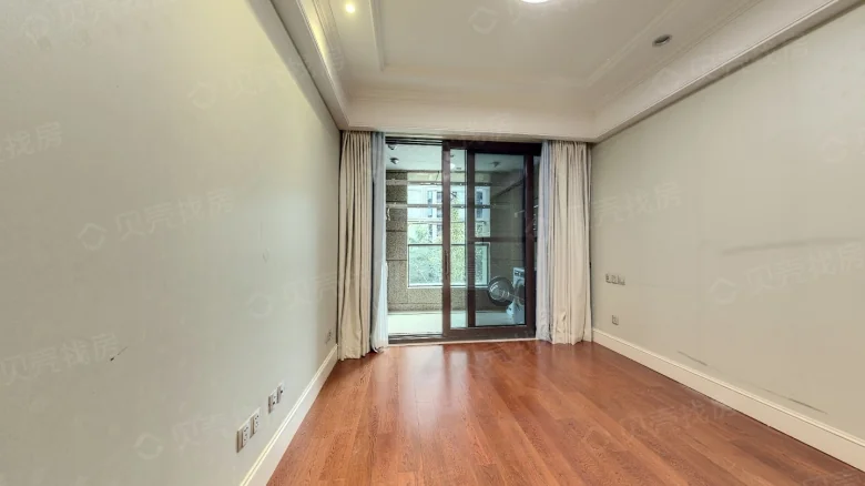 Oceanside Residences Green Garden - View 1