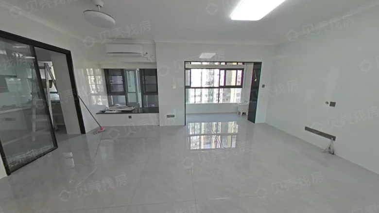 Sea Ridge Courtyard - View 4