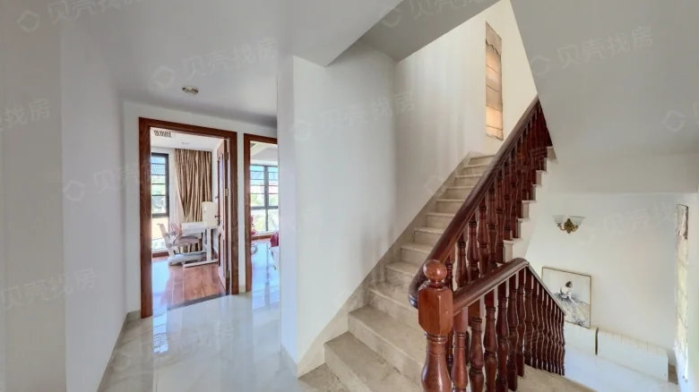 Golden Fingers Hainan Grand Mansion - View 3