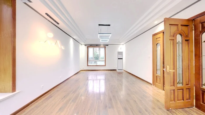 West Suburb Splendid City - View 4