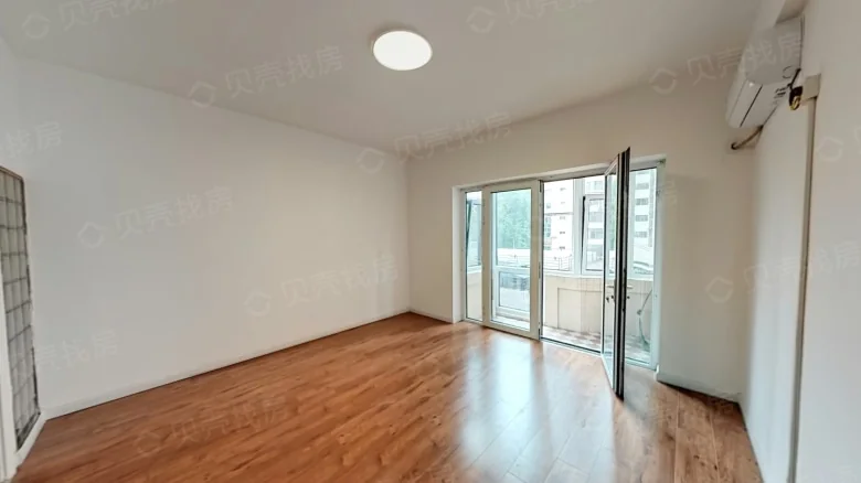 Fantasia Celebrity Square - View 1