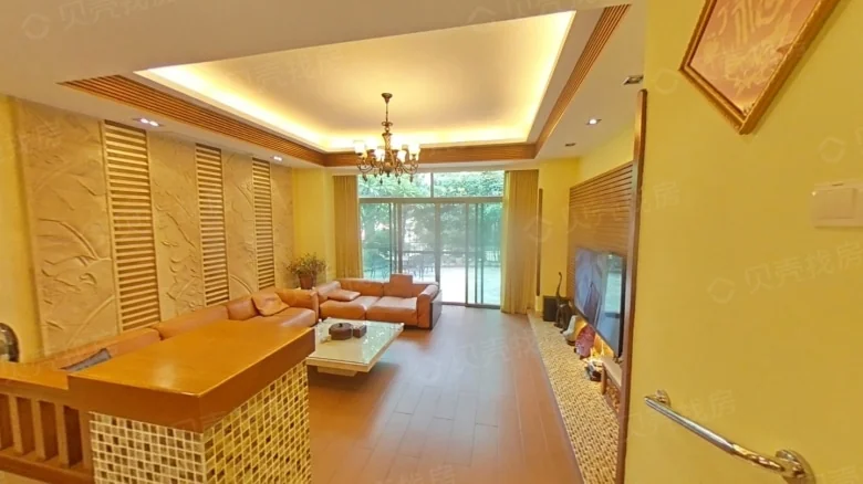 Nanh Lake Ban Mountain Grand Court - View 2