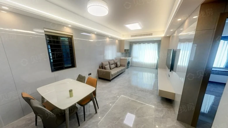 Lunhoujia Yuan - View 1